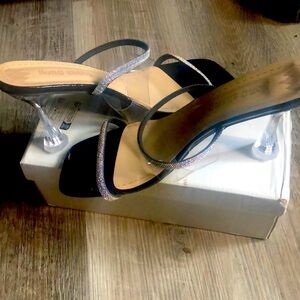 High heel shoes size 42 (xl)